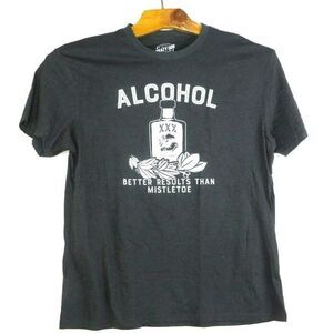 Funny Alcohol Better Than Mistletoe T-Shirt Men's Size XL Black Short Sleeve